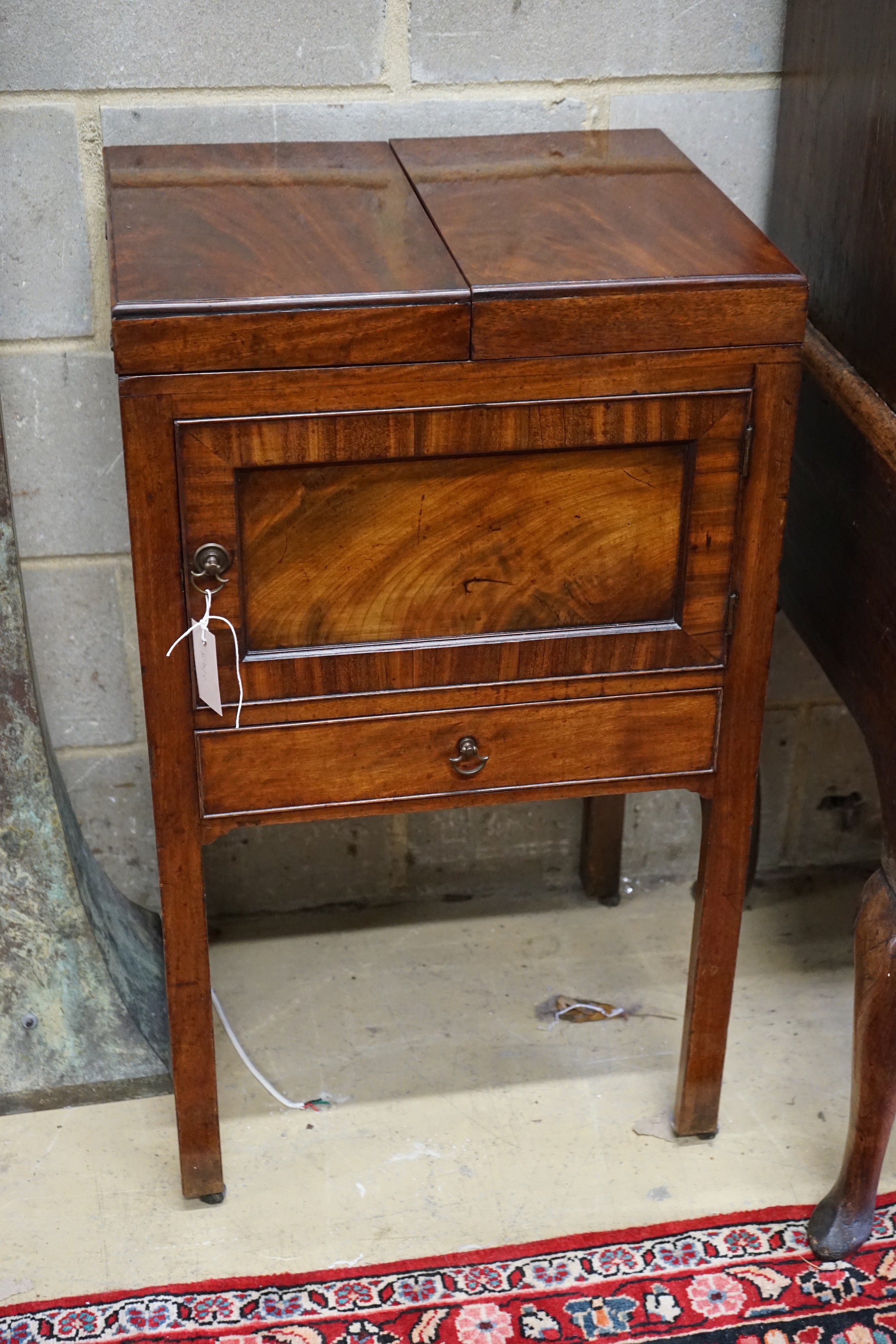 A George III mahogany enclosed washstand, width 50cm, depth 42cm, height 87cm